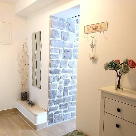 Mirona - شقة Tučepi