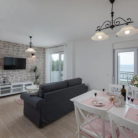 Mirona - Apartment Tučepi
