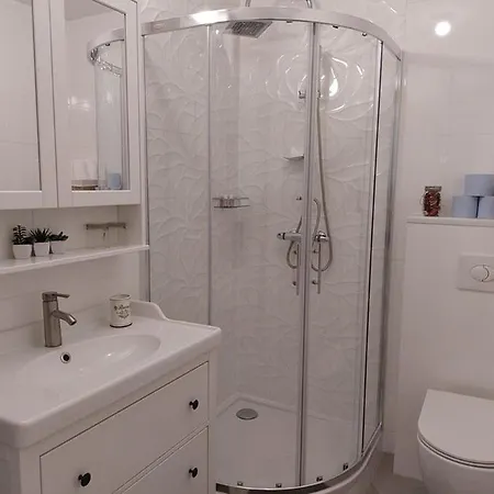 Appartement Mirona - *