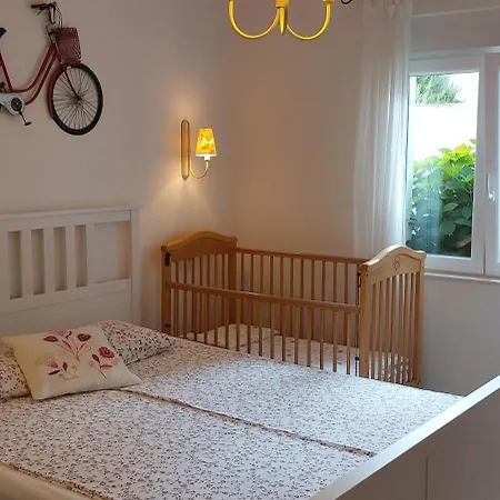 Appartement Mirona - *
